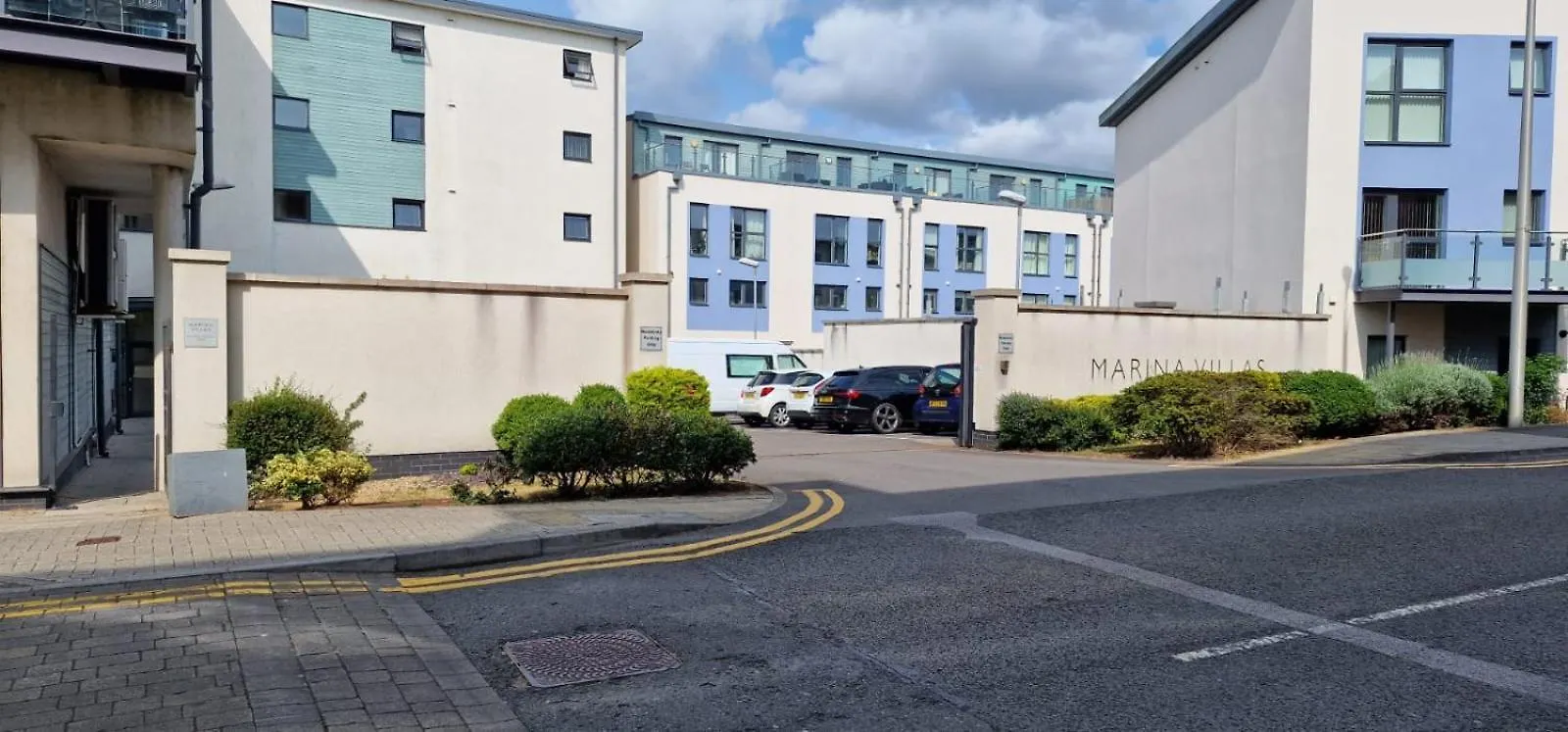 Luxury Marina View Apartment Swansea