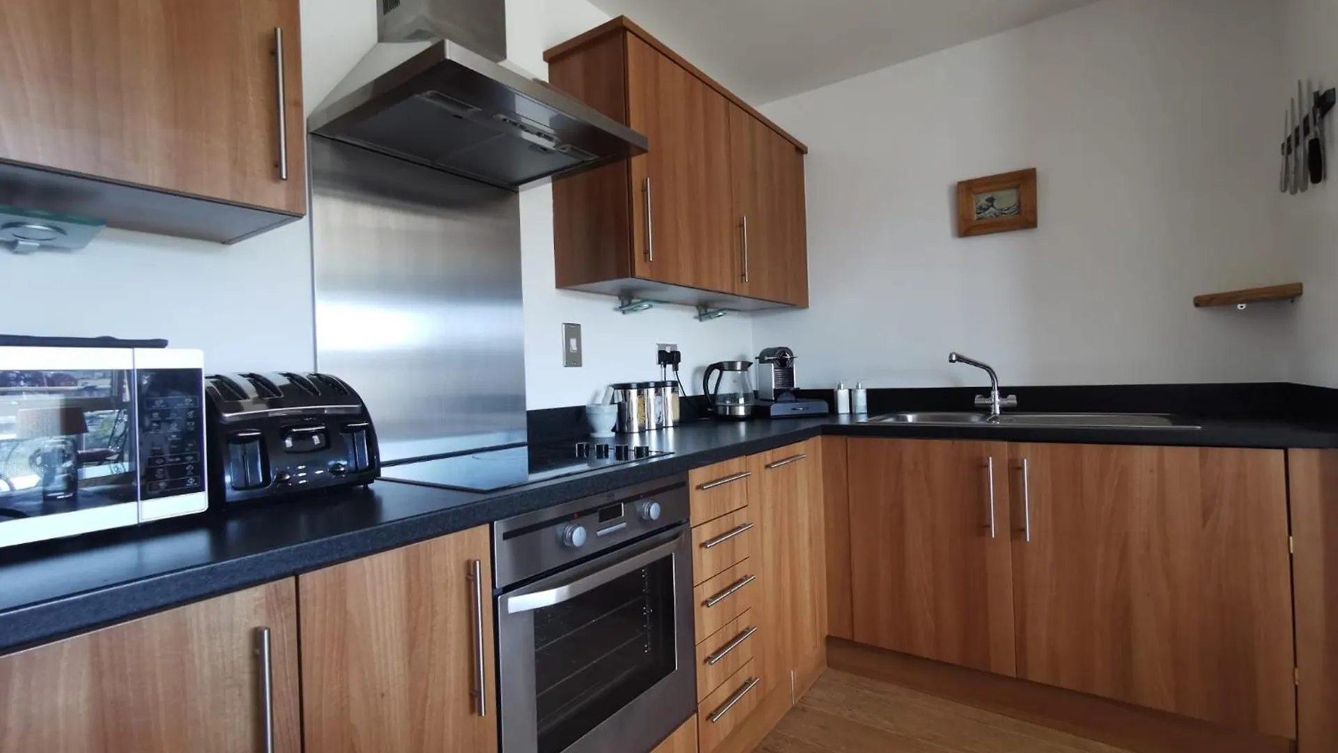 Luxury Marina View Apartment Swansea