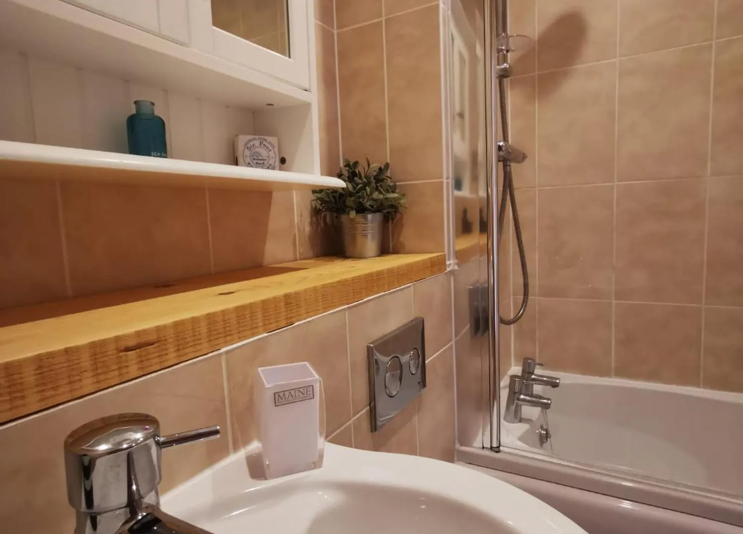 Luxury Marina View Apartment Swansea